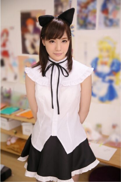 Airi Suzumura Photo Book: Queen of the Otaku-Circle (Paperback Edition)